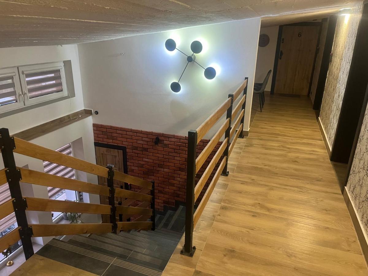 Happy 4 Aparthotel Krosno Ngoại thất bức ảnh