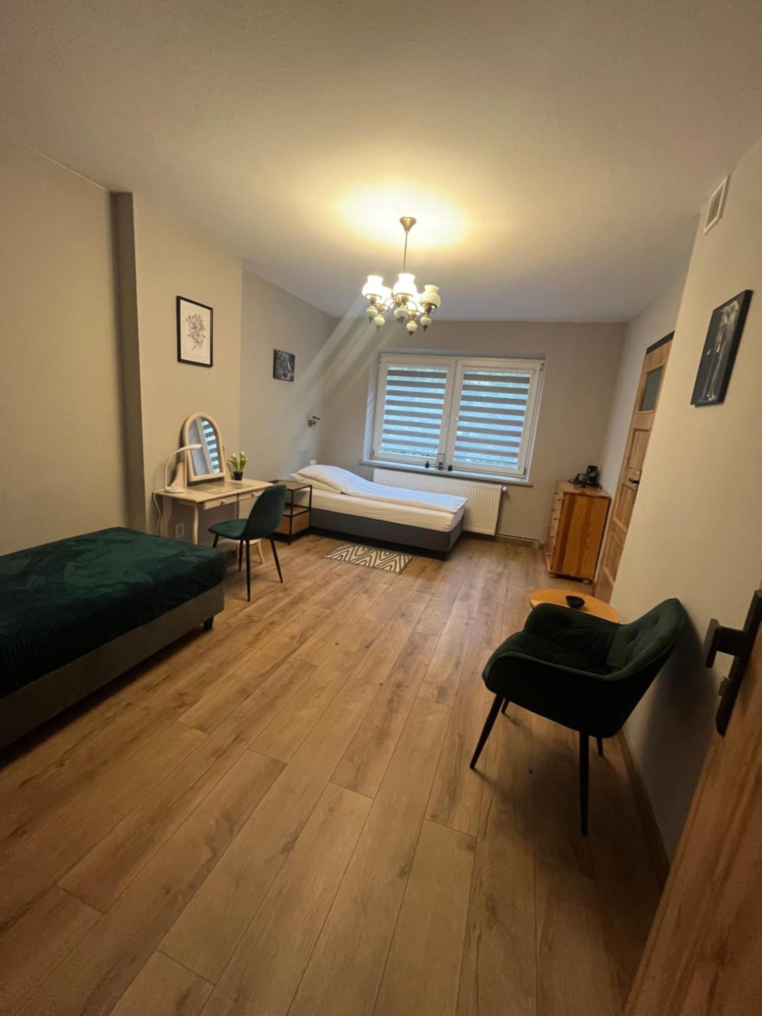 Happy 4 Aparthotel Krosno Ngoại thất bức ảnh