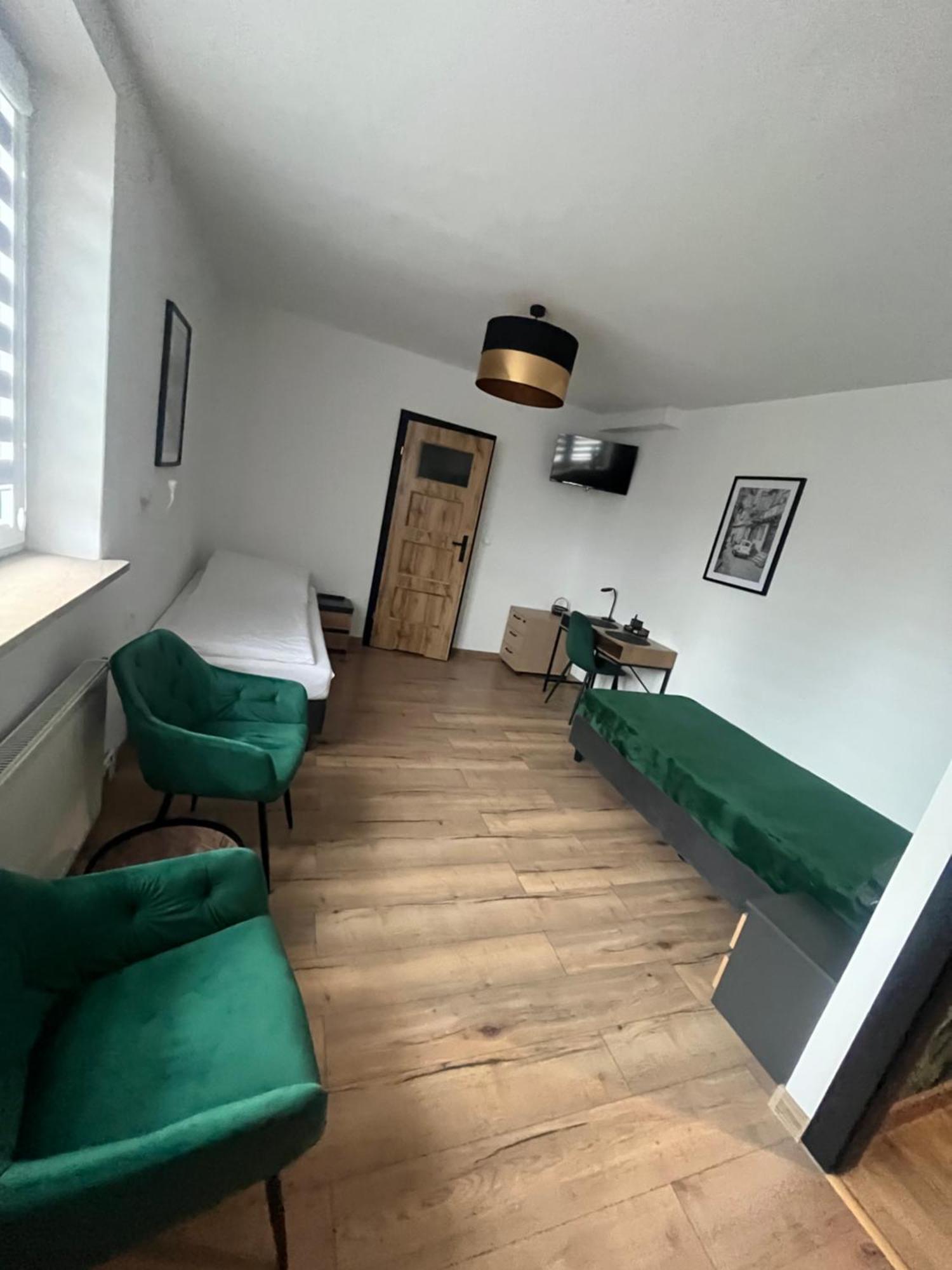Happy 4 Aparthotel Krosno Ngoại thất bức ảnh